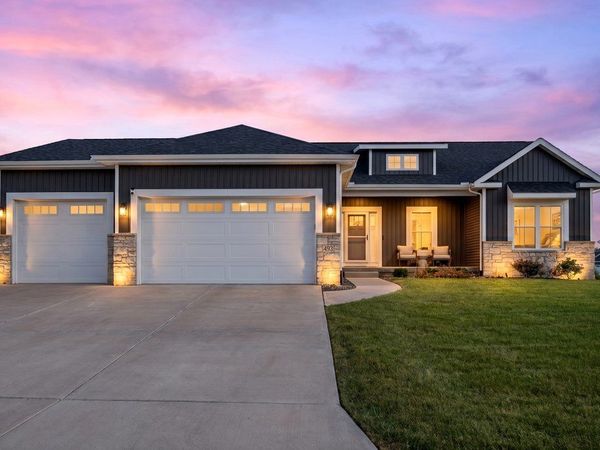 493 MASON Drive , Riverdale, IA 52722
