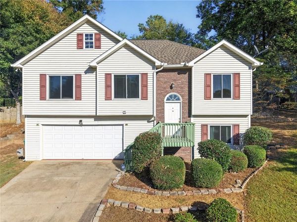 1038 Whispering Woods Drive , Canton, GA 30114