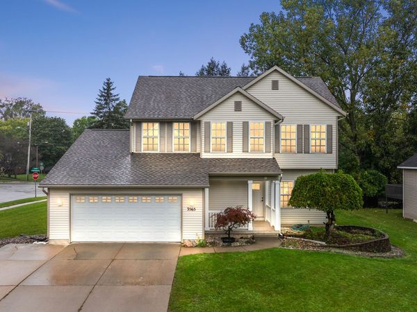 3565 Breton Valley Drive SE, Kentwood, MI 49512