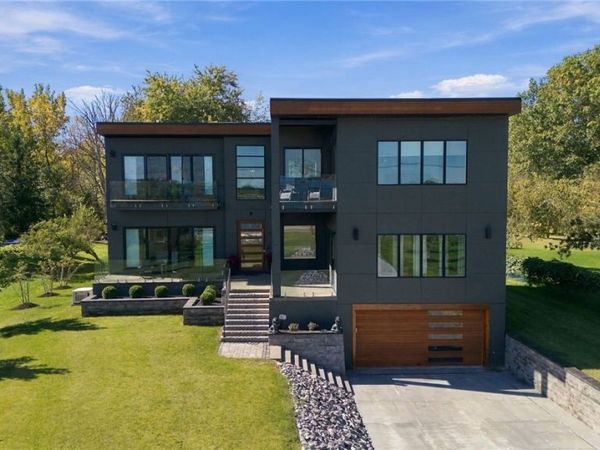 4300 E River Road, Grand Island, NY 14072