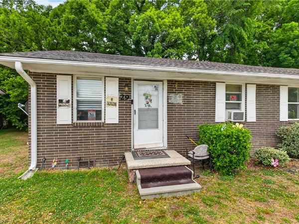 29 Hunter Street , Thomasville, NC 27360