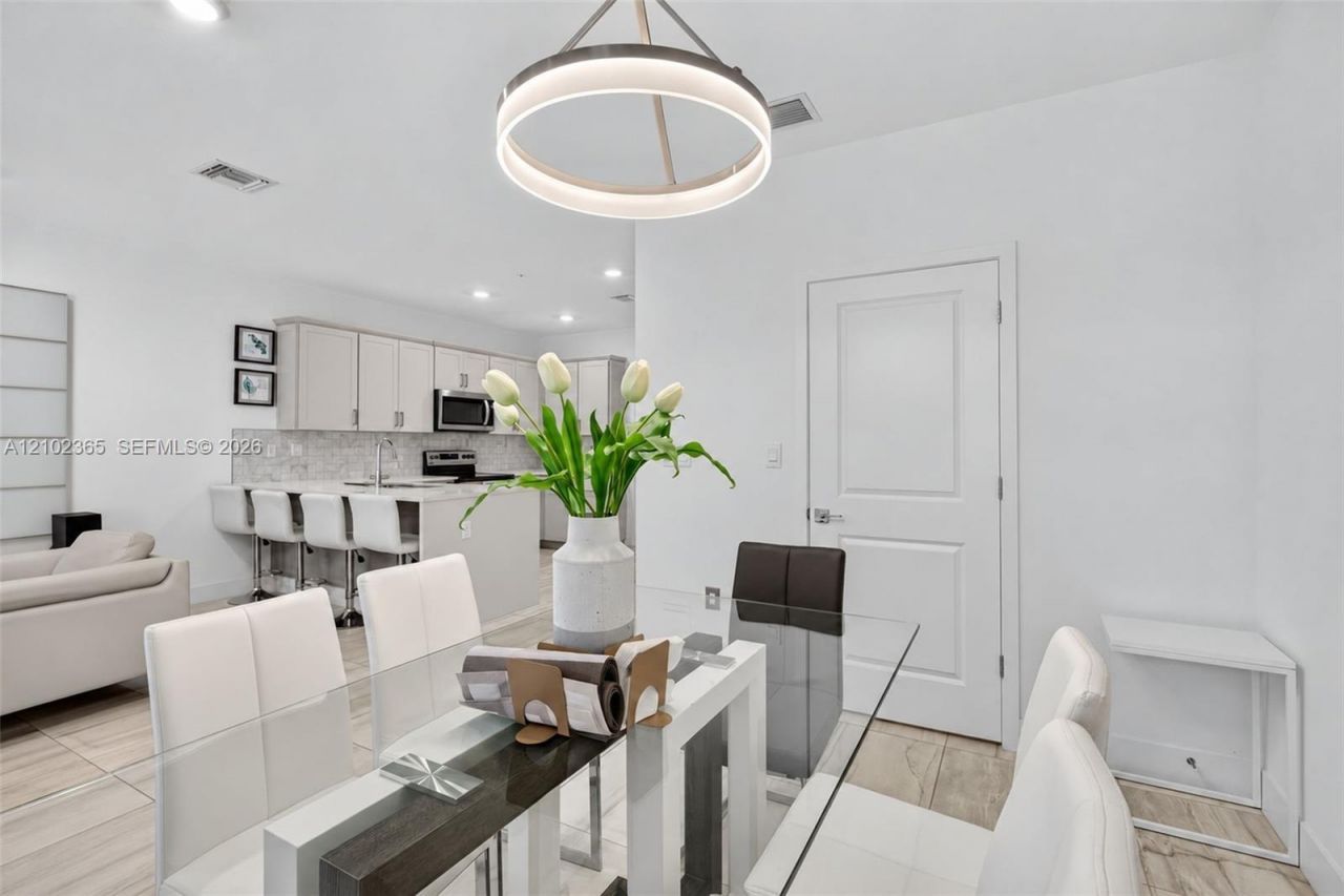 121 SW 170th Ave , Pembroke Pines, FL 33027 Photo