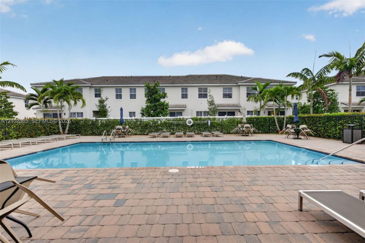 121 SW 170th Ave , Pembroke Pines, FL 33027 Photo