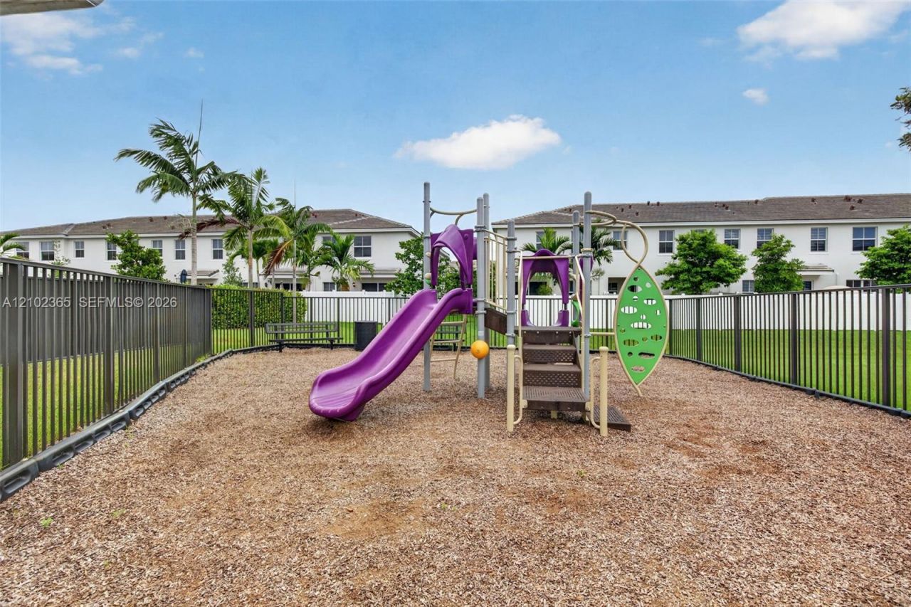 121 SW 170th Ave , Pembroke Pines, FL 33027 Photo