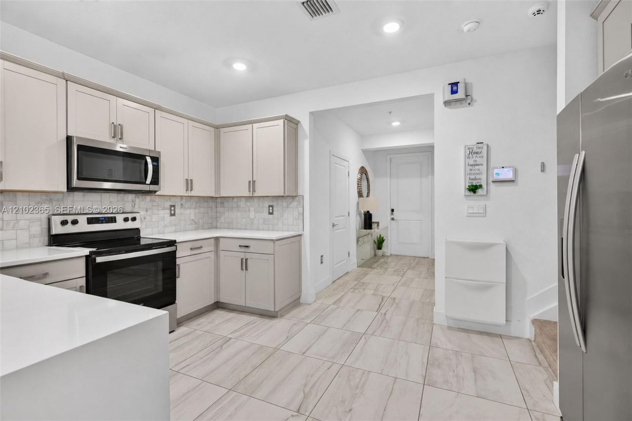 121 SW 170th Ave , Pembroke Pines, FL 33027 Photo