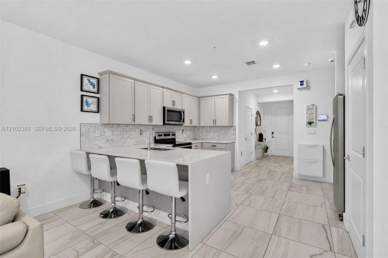 121 SW 170th Ave , Pembroke Pines, FL 33027 Photo