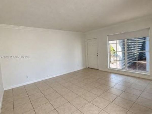 105 NE 12th Ave , Unit 5, Hallandale Beach, FL 33009