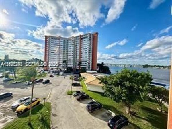 1351 NE Miami Gardens Dr , Unit 403E, Miami, FL 33179
