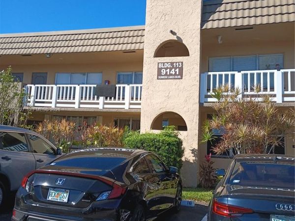 9141 Sunrise Lakes Blvd, Unit 219, Sunrise, FL 33322