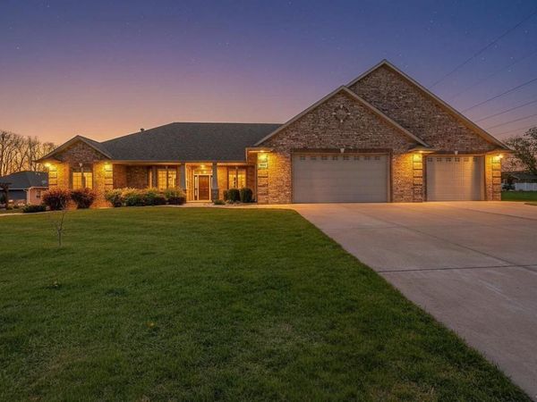 334 WHISPERING CREEK COURT, Green Bay, WI 54303