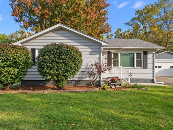 402 W Daumer Road , Kouts, IN 46347