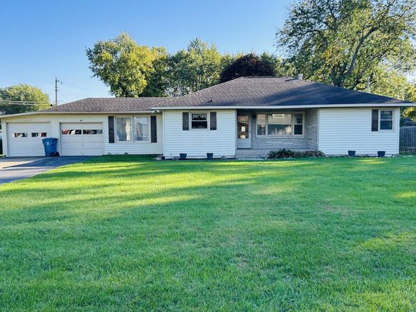 201 W Stevenson Street , Morocco, IN 47963