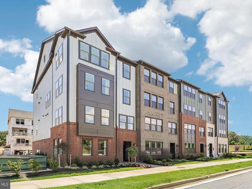 518 Parkview Avenue , Gaithersburg, MD 20878 Main Photo