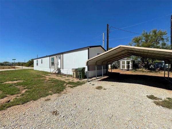 131 Vista Drive, Tye, TX 79563