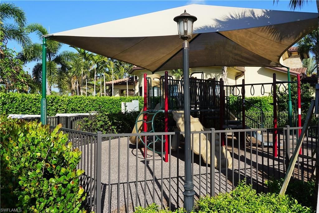 9183 Woodhurst Dr , Naples, FL 34120 Photo