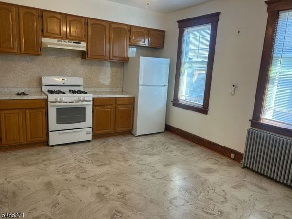 134 Ray St, Garfield, NJ 07026