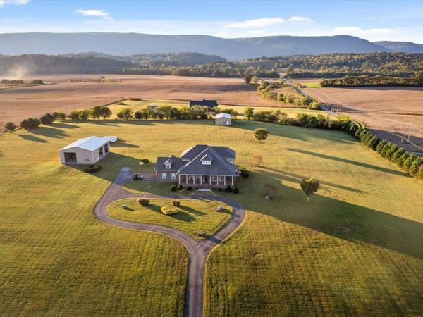 8299 E Valley Road, Dunlap, TN 37327