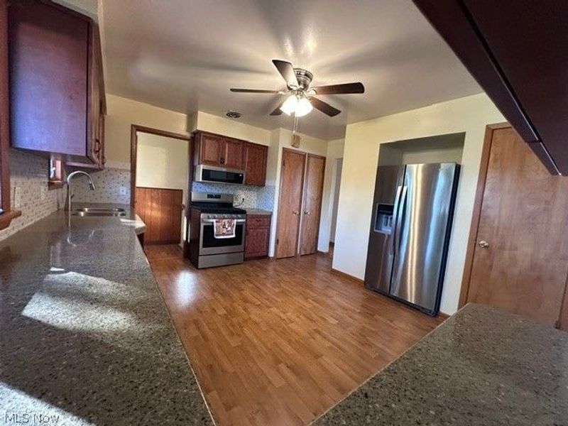 9621 Melody Lane, Brooklyn, OH 44144 Photo 17