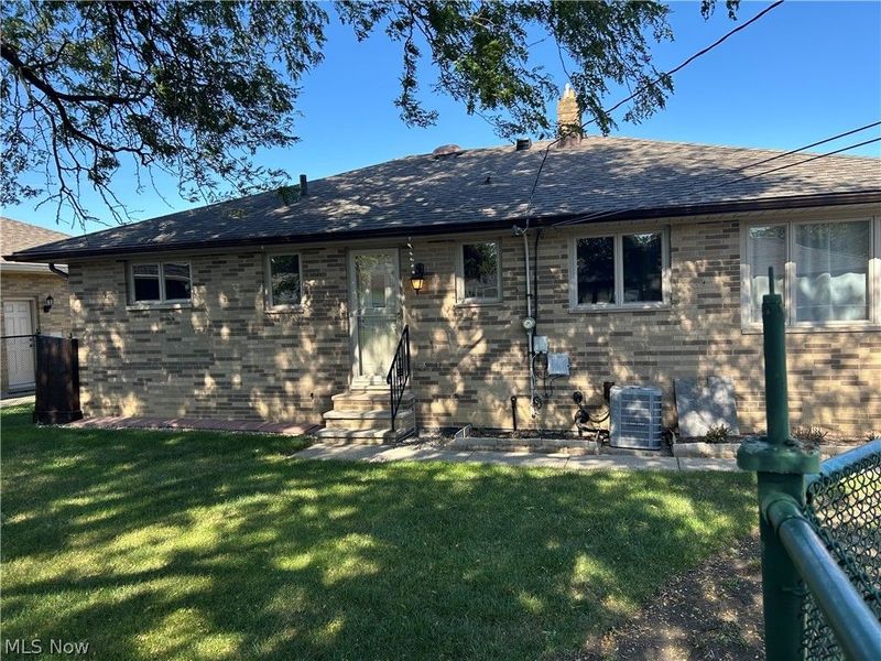 9621 Melody Lane, Brooklyn, OH 44144 Photo 45