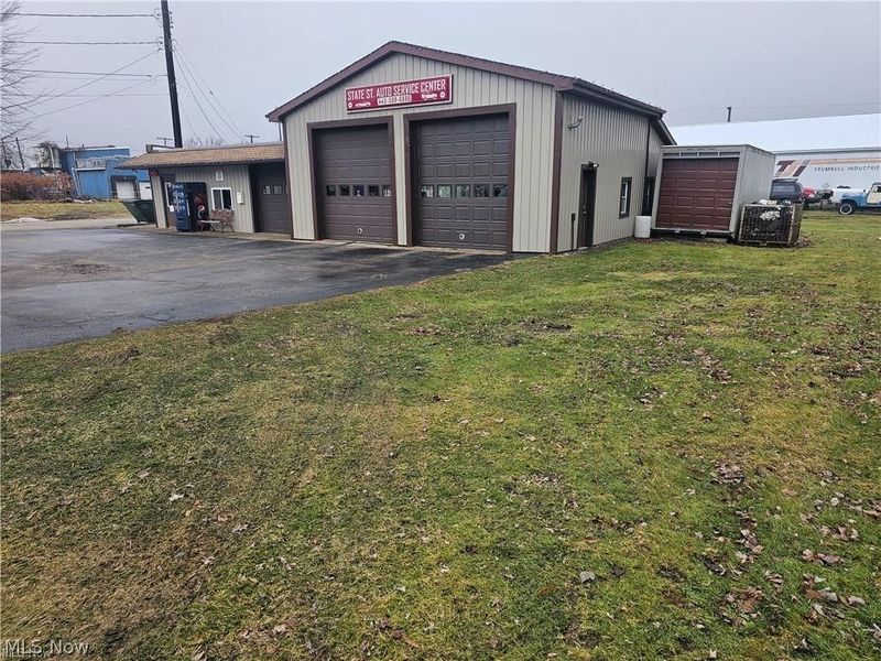 318 Orange Street, Conneaut, OH 44030 Photo 2