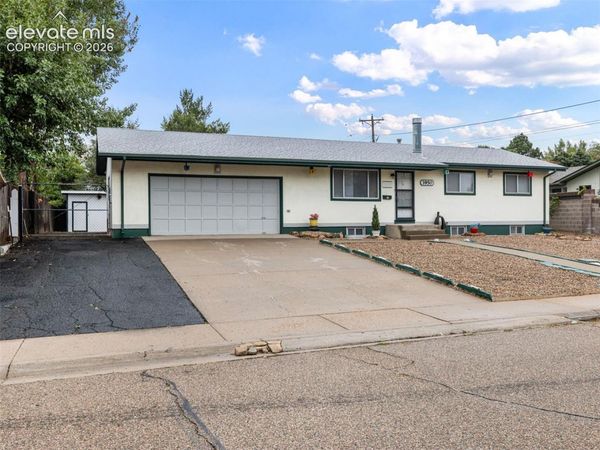 3950 Fairfield Lane, Pueblo, CO 81005