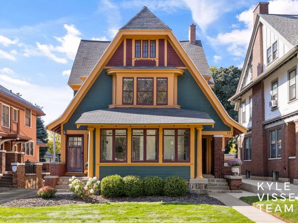 557 Madison Avenue SE, Grand Rapids, MI 49503