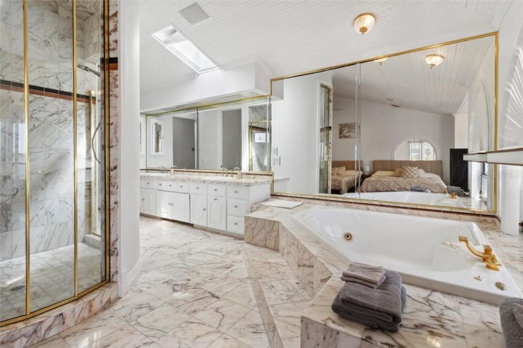 1128 N Circle Drive, Crystal River, FL 34429 Photo
