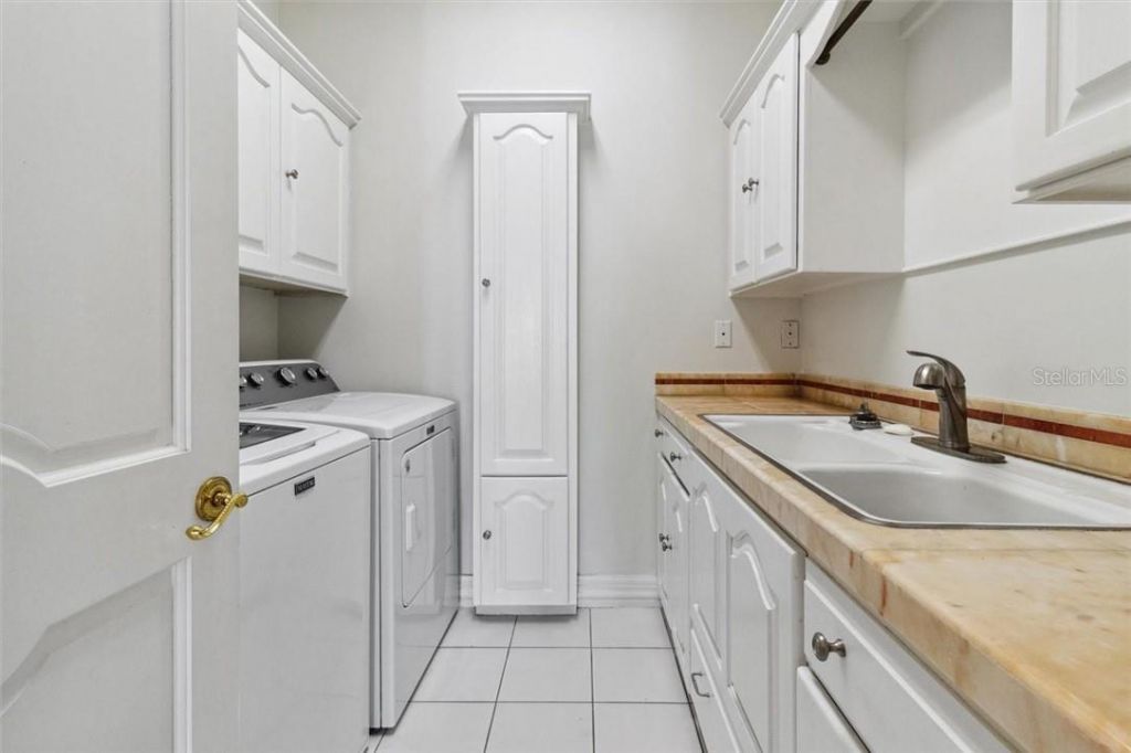 1128 N Circle Drive, Crystal River, FL 34429 Photo