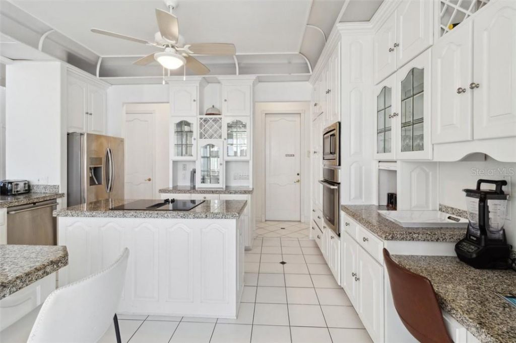 1128 N Circle Drive, Crystal River, FL 34429 Photo