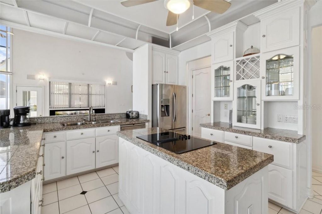 1128 N Circle Drive, Crystal River, FL 34429 Photo