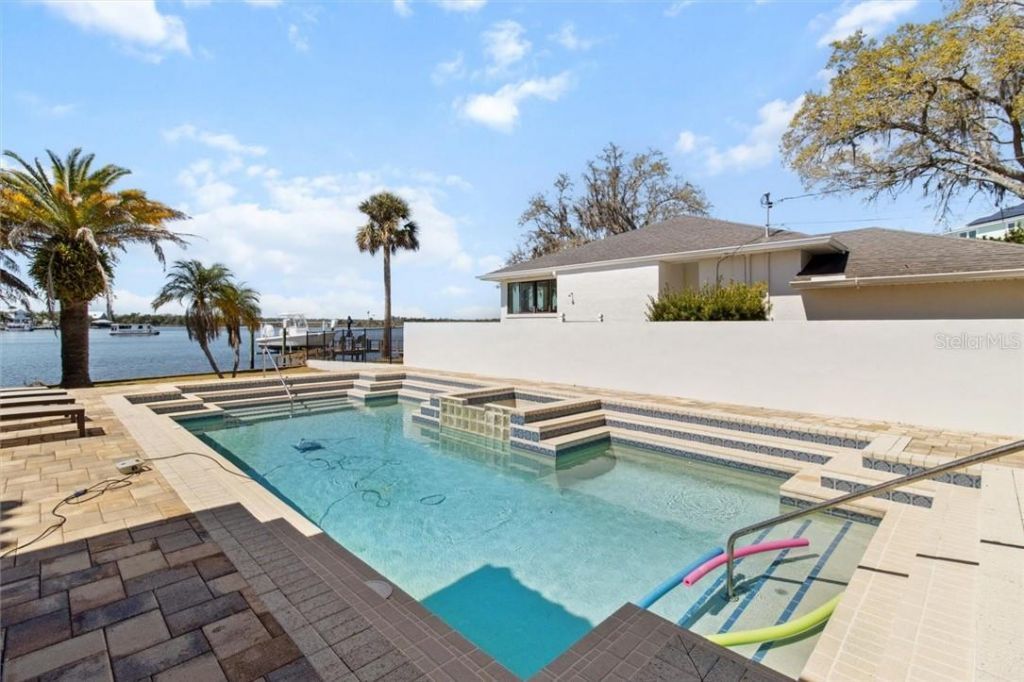 1128 N Circle Drive, Crystal River, FL 34429 Photo