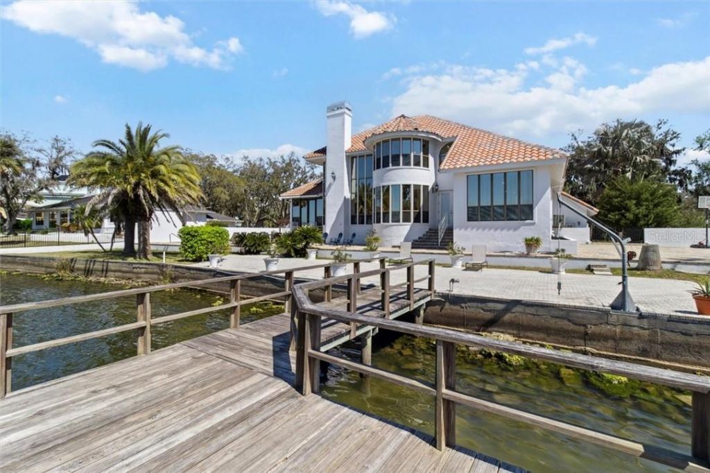 1128 N Circle Drive, Crystal River, FL 34429 Photo