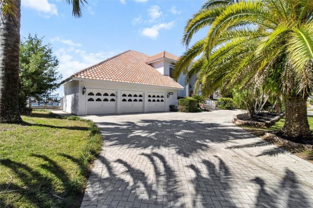 1128 N Circle Drive, Crystal River, FL 34429 Photo