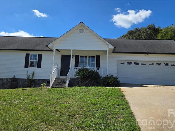 1061 Isenhour Court , Maiden, NC 28650
