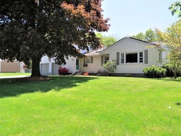 5 Bedford Dr, Grafton, MA 01536