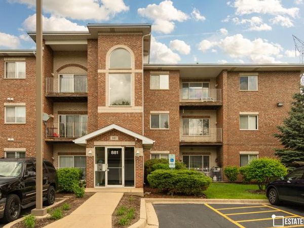 881 N Swift Road , Unit 308, Addison, IL 60101