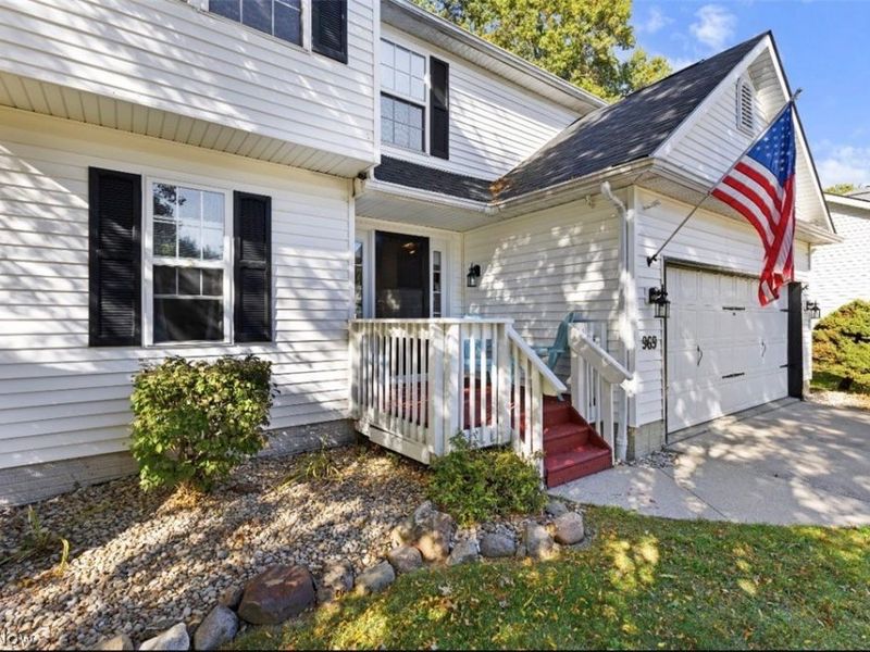 969 Ridgecrest Drive , Cuyahoga Falls, OH 44221 Photo 3