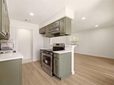 908 Isbell Road, Unit B, Fort Worth, TX 76114
