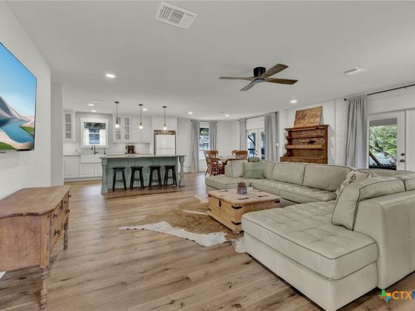 767 Valley Oaks Drive, Canyon Lake, TX 78133