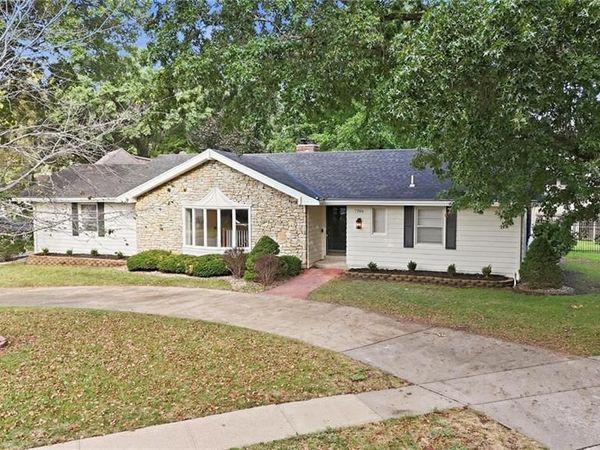 7206 W 101st Terrace, Overland Park, KS 66212