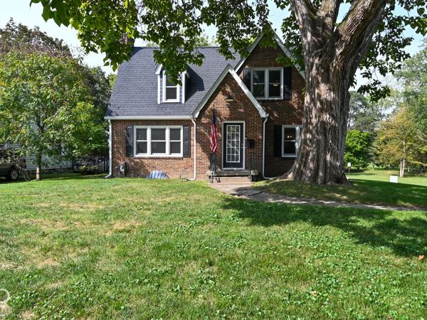 2212 Washington Street, Columbus, IN 47201