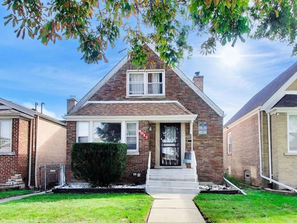 8017 S Sacramento Avenue , Chicago, IL 60652
