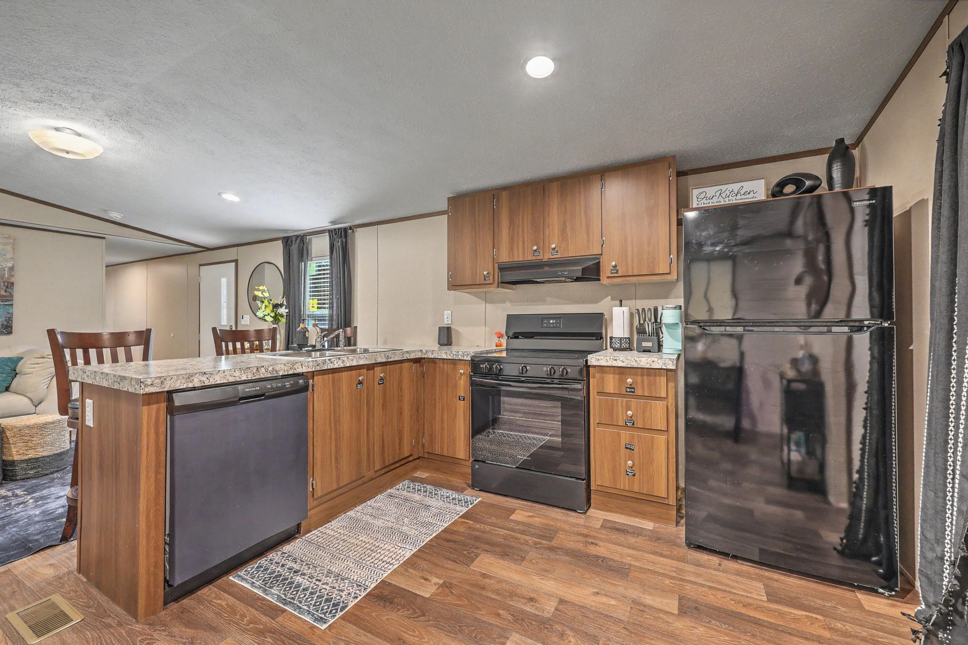 203 Poplar Street Photo 13