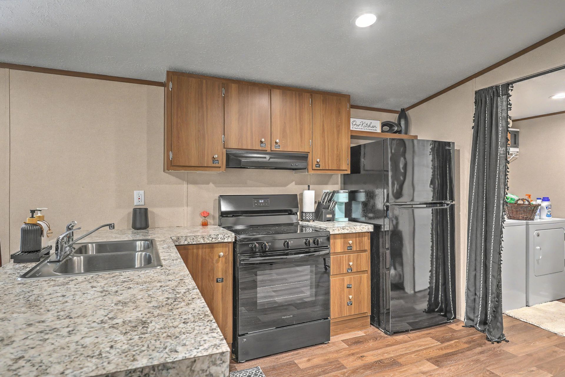 203 Poplar Street Photo 15
