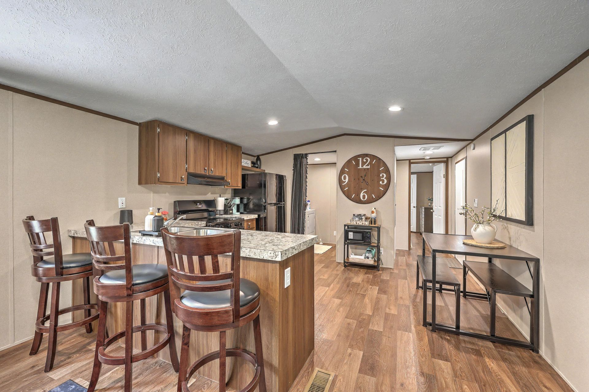 203 Poplar Street Photo 9