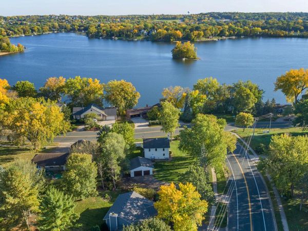 800 Crystal Lake Road E, Burnsville, MN 55306