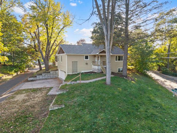 1158 Summit Avenue, Mahtomedi, MN 55115