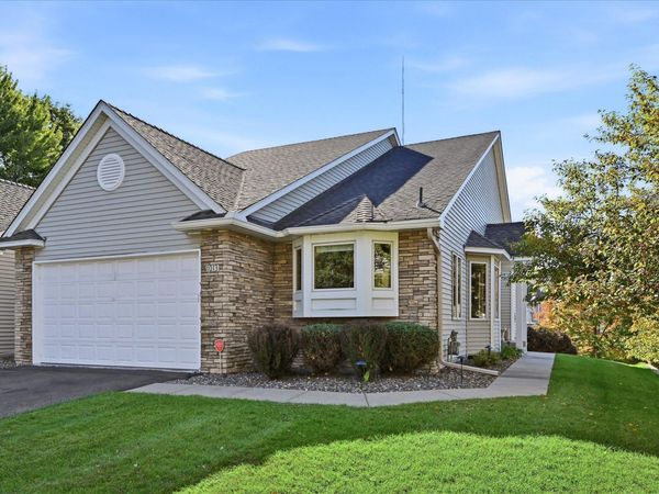 1013 Hesli Hill Court, Shoreview, MN 55126