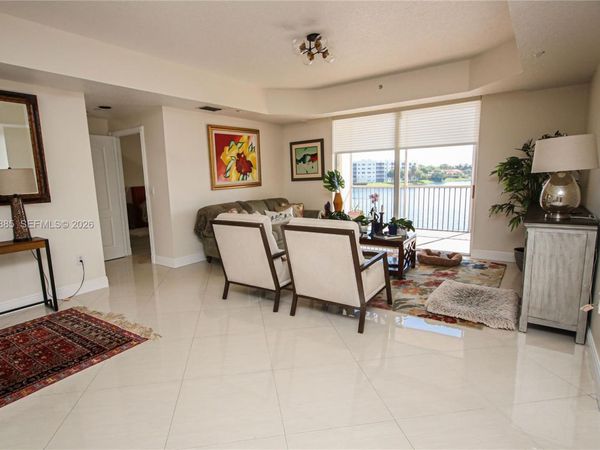 10750 NW 66th St , Unit 307, Doral, FL 33178