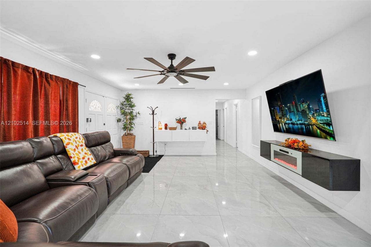 1721 NW 191st St , Miami Gardens, FL 33056 Photo